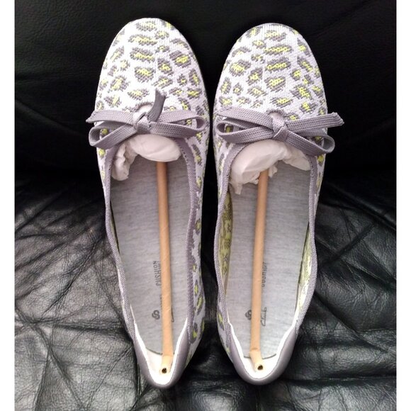 Clarks Women's Carly Hope Cloudsteppers Ballet Flat Shoe Size 7.5 Grey Leopard - Picture 11 of 15
